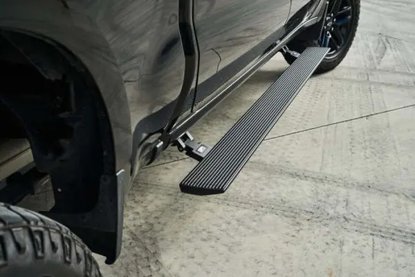 Body Armor 4x4 15-24 Ford F-150 Crew Cab (Excl. Raptor) E-Power Board Steps - Black Luxury